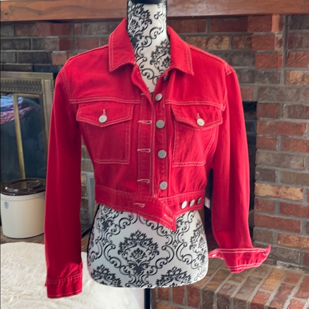 ❤️❤️Red Crop Jean Jacket❤️❤️